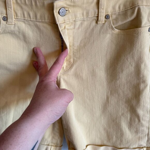 Talbots Womens Yellow Boyfriend Jean Short 10P Folded Hem Flawless 5 Pocket - Picture 6 of 9